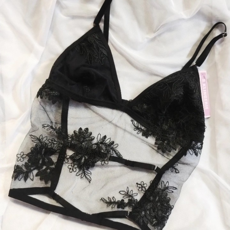 • blusinha Anne •